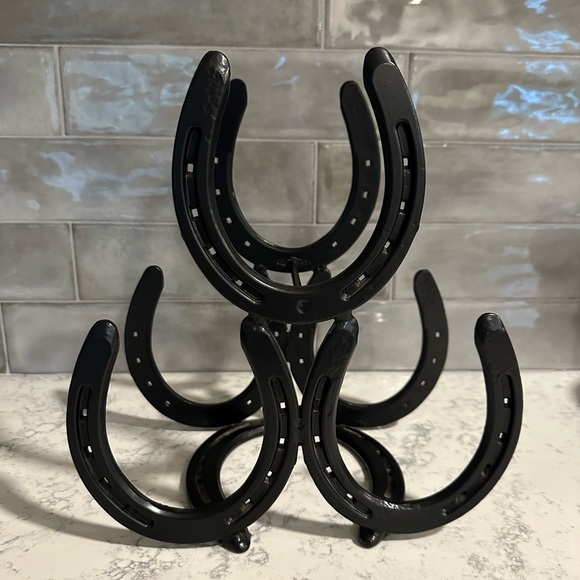 🎉HP🎉 Horseshoe Wine Rack - Picture 2 of 4